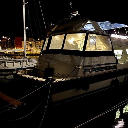 Hotel Navi Yacht A Sete, 2 A 8 Couchages, Privatif Extérieur photo