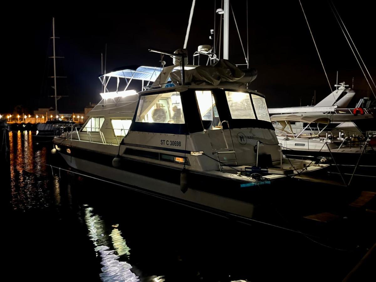 Hotel Navi Yacht A Sete, 2 A 8 Couchages, Privatif Extérieur photo