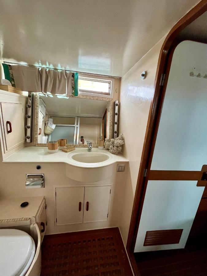 Hotel Navi Yacht A Sete, 2 A 8 Couchages, Privatif Extérieur photo