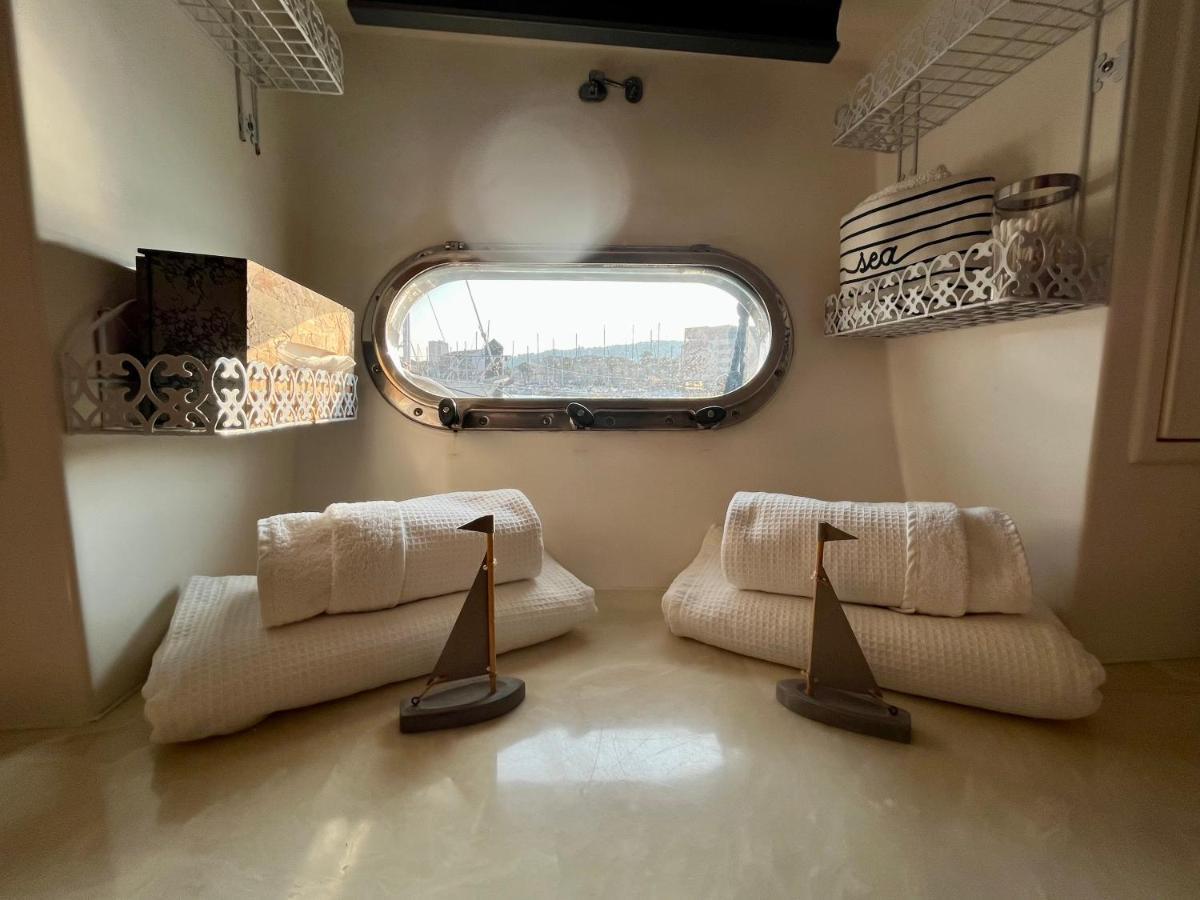 Hotel Navi Yacht A Sete, 2 A 8 Couchages, Privatif Extérieur photo