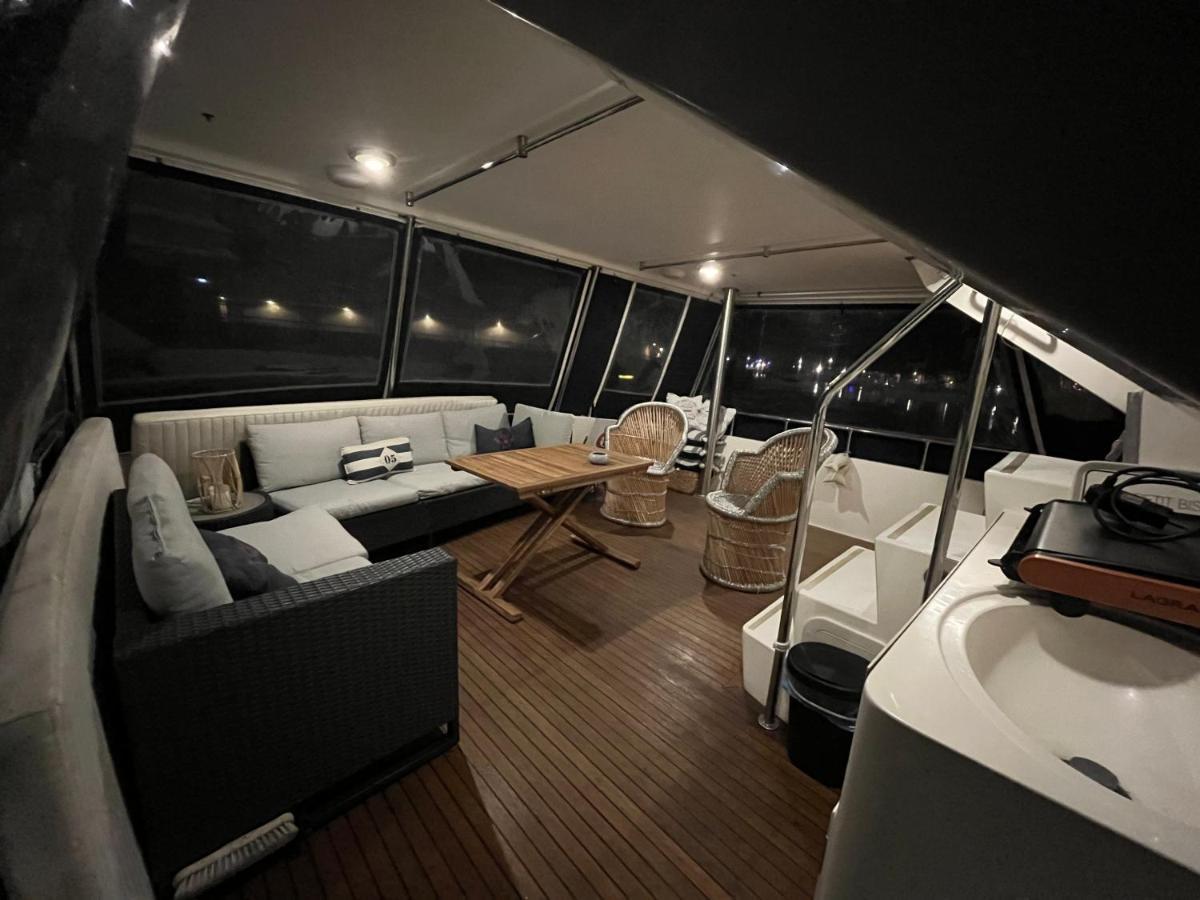 Hotel Navi Yacht A Sete, 2 A 8 Couchages, Privatif Extérieur photo