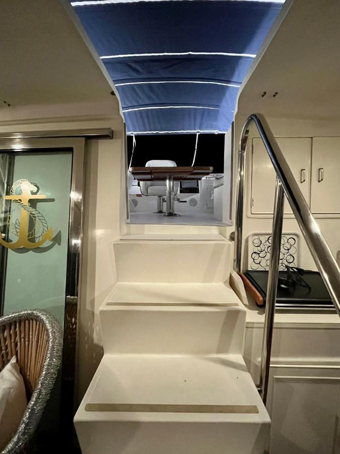 Hotel Navi Yacht A Sete, 2 A 8 Couchages, Privatif Extérieur photo