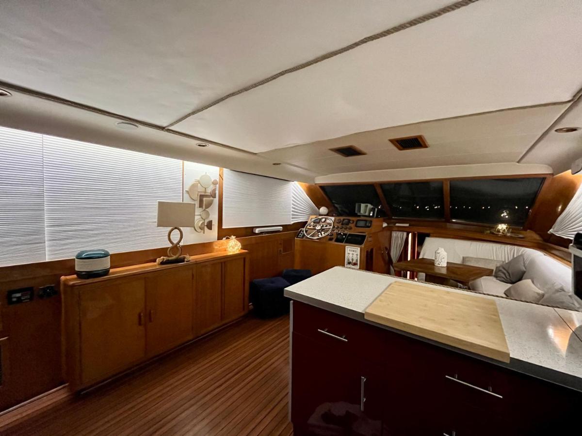 Hotel Navi Yacht A Sete, 2 A 8 Couchages, Privatif Extérieur photo