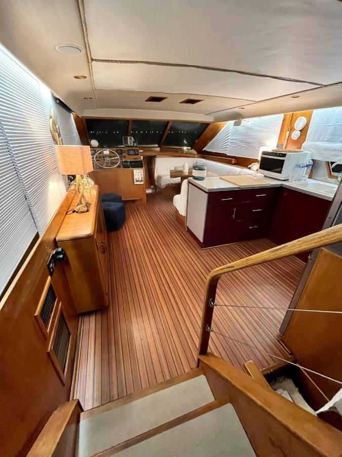 Hotel Navi Yacht A Sete, 2 A 8 Couchages, Privatif Extérieur photo
