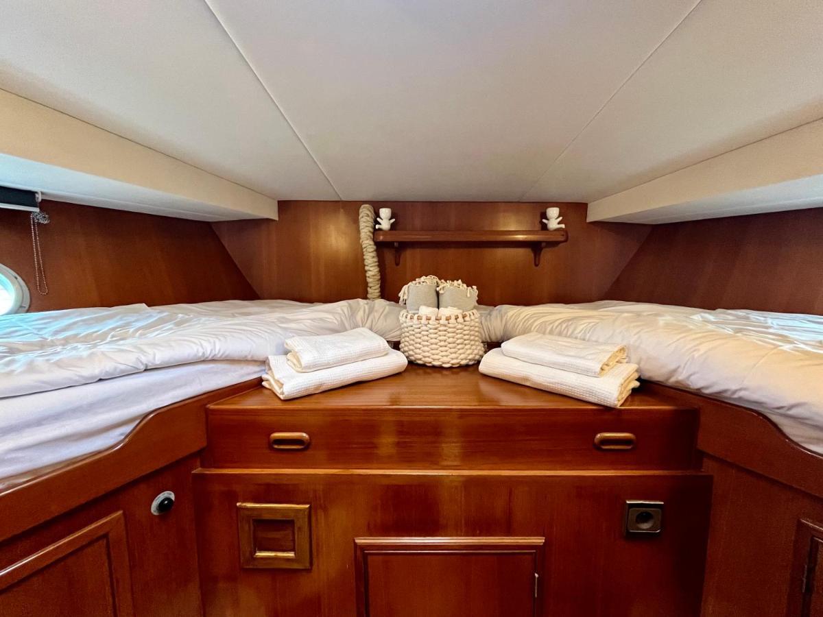 Hotel Navi Yacht A Sete, 2 A 8 Couchages, Privatif Extérieur photo