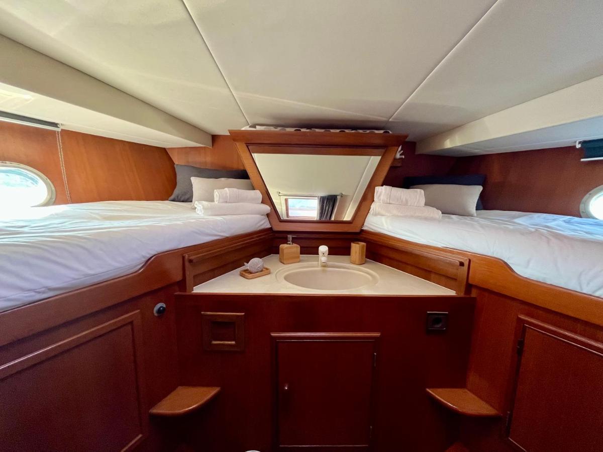 Hotel Navi Yacht A Sete, 2 A 8 Couchages, Privatif Extérieur photo