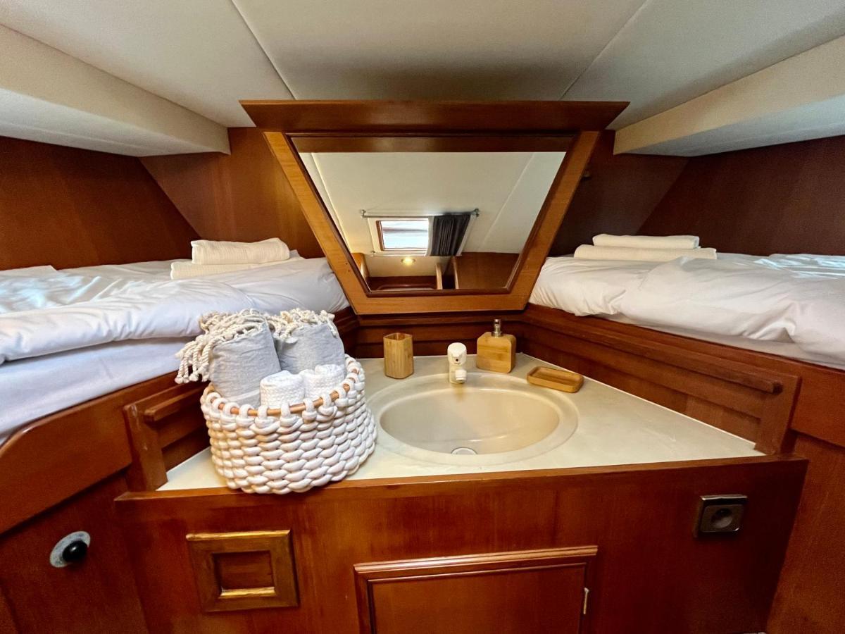 Hotel Navi Yacht A Sete, 2 A 8 Couchages, Privatif Extérieur photo