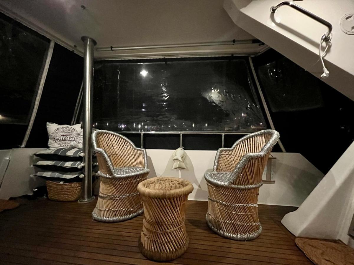 Hotel Navi Yacht A Sete, 2 A 8 Couchages, Privatif Extérieur photo