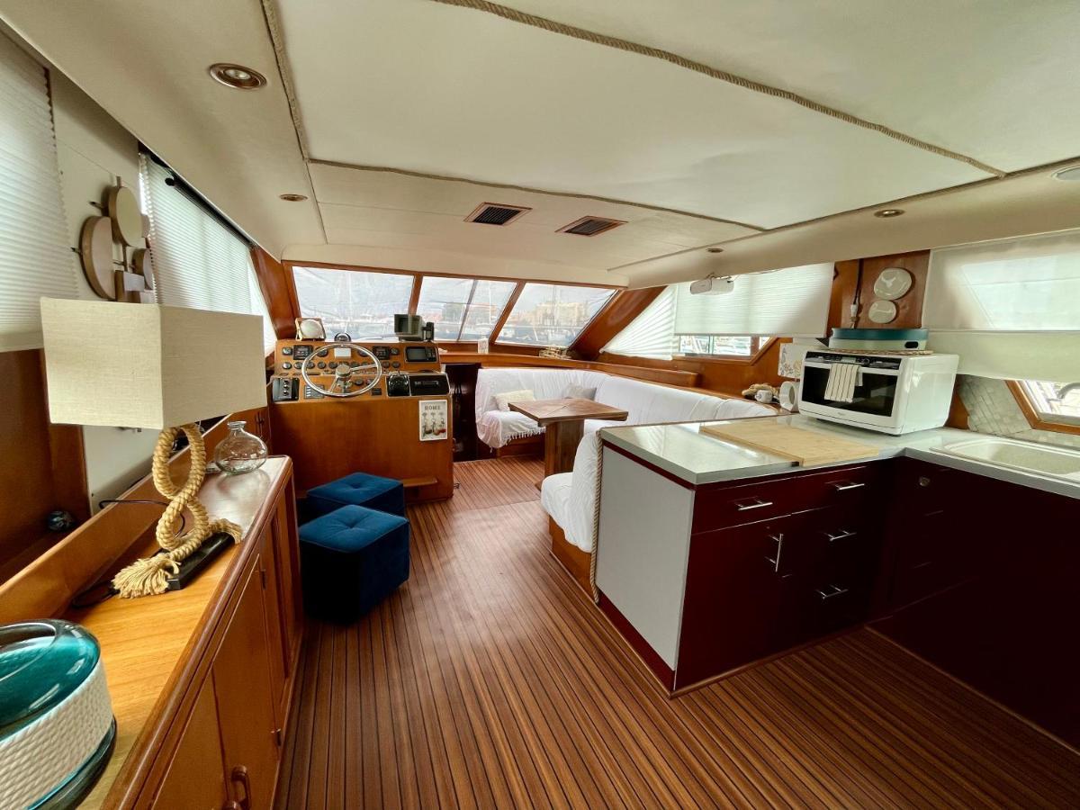 Hotel Navi Yacht A Sete, 2 A 8 Couchages, Privatif Extérieur photo