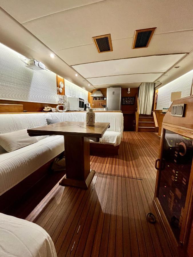 Hotel Navi Yacht A Sete, 2 A 8 Couchages, Privatif Extérieur photo